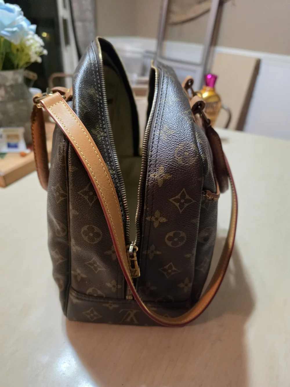 Louis Vuitton Deauville handbag